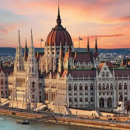 Buda Castle Charming 2 Bedrooms *